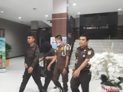 Oknum Jaksa Viral Peras Guru di Batu Bara Bungkam Usai Diperiksa 9 Jam