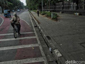 Parkir Liar di Depan Masjid Istiqlal Ditertibkan