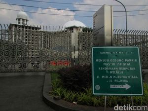 Polisi Tetapkan 2 Tersangka Buntut Jukir Getok Harga di Masjid Istiqlal Polisi Tetapkan 2 Tersangka Buntut Jukir Getok Harga di Masjid Istiqlal