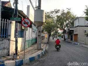 Angkot Protes Sistem Satu Arah di Jalan KH Abdul Hamid Pasuruan Angkot Protes Sistem Satu Arah di Jalan KH Abdul Hamid Pasuruan