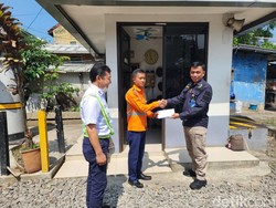 Ganjaran Manis Aksi Heroik Rangga Selamatkan Pejalan Kaki di Rel