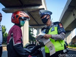 Tilang Manual Berlaku Lagi, Polisi: Lapor Jika Ada Pungli! Tilang Manual Berlaku Lagi, Polisi: Lapor Jika Ada Pungli!