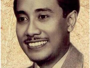Sosok Bung Tomo, Pahlawan Pengobar Semangat Perjuangan 10 November 1945 Sosok Bung Tomo, Pahlawan Pengobar Semangat Perjuangan 10 November 1945