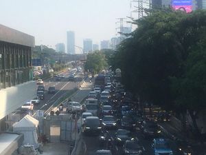 Warga Keluhkan Macet Buntut Revitalisasi Halte Gatsu LIPI Tak Kelar-kelar