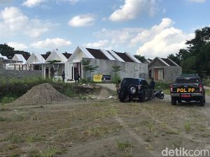 Lagi! Satpol PP DIY Segel Perumahan di Tanah Kas Desa Maguwoharjo Sleman Lagi! Satpol PP DIY Segel Perumahan di Tanah Kas Desa Maguwoharjo Sleman