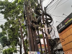 Semrawutnya Kabel di Cicadas Bikin Warga Kesal