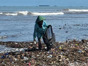 Pandawara Group Mau Bersihkan Sampah Pantai Loji, eh Malah Ditolak Kepdes Pandawara Group Mau Bersihkan Sampah Pantai Loji, eh Malah Ditolak Kepdes