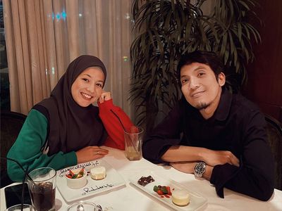 5 Potret Kemesraan Desta dan Natasha Rizki