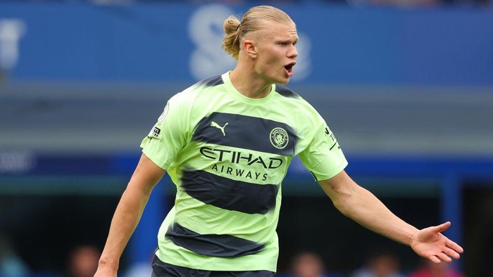 LIVERPOOL, ENGLAND - MAY 14: Erling Haaland of Manchester City during the Premier League match between Everton FC and Manchester City at Goodison Park on May 14, 2023 in Liverpool, England. (Photo by James Gill - Danehouse/Getty Images)