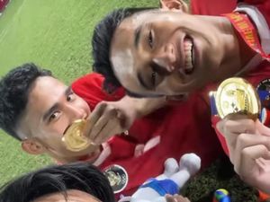 Ernando, Marselino, Rizky Ridho Pamer Medali Emas SEA Games: Gak Bahaya Ta! Ernando, Marselino, Rizky Ridho Pamer Medali Emas SEA Games: Gak Bahaya Ta!