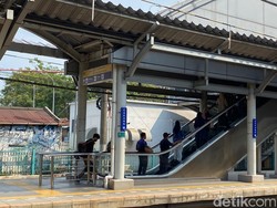 Eskalator Stasiun Cakung Hidup Lagi, Anak Kereta Harap Maintenance Rutin