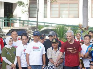 Ono Surono Dampingi Ganjar Sapa Warga-Rapat Konsolidasi di Bandung