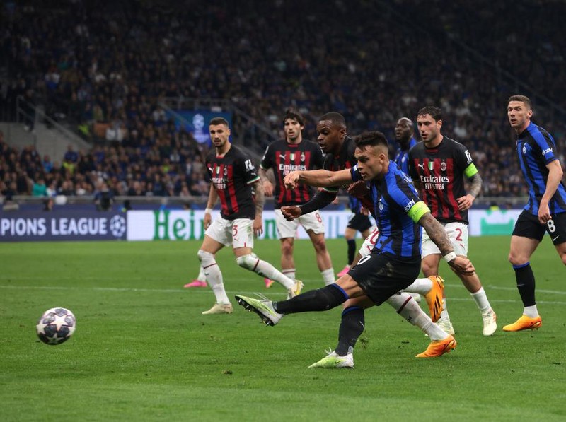 MILAN, ITALY - MAY 16: Lautaro Martinez of FC Internazionale scores to give the side a 1-0 lead during the UEFA Champions League semi-final second leg match between FC Internazionale v AC Milan at Stadio Giuseppe Meazza on May 16, 2023 in Milan, Italy. (Photo by Jonathan Moscrop/Getty Images)