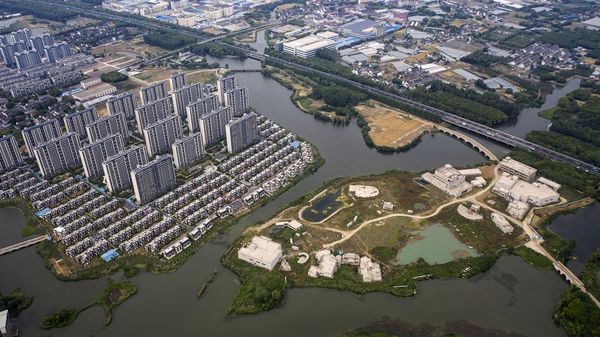 Intip Kuburan Rumah di China