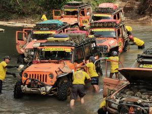 IOX 2023: Usai Digenjot di Lumpur, Peserta Isi Bensin di Baturaja