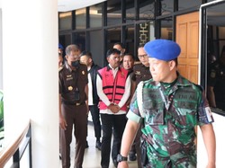 Tentang Deretan Polisi Militer di Kejagung Saat Johnny Plate Ditahan