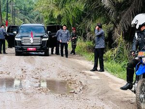 Intip Spek SUV yang Dipakai Jokowi Tinjau Jalan Rusak di Sumut, Harganya Rp 2,3 M!