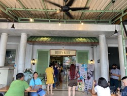 7 Tempat Makan Hits di Goldfinch, Ada yang Antre Panjang!