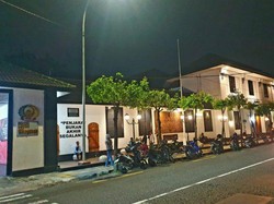 Viral Muda-mudi Bermesraan di Depan LP Wirogunan Jogja, Kalapas Ingatkan Etika