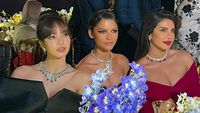 7 Gaya Mewah Lisa BLACKPINK di Venice, Hadiri Acara BVLGARI Bareng Zendaya