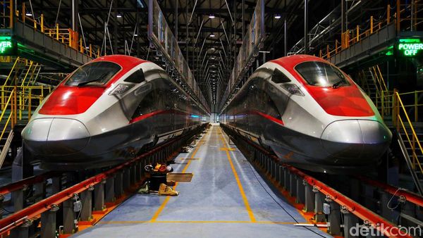 Melihat dari Dekat Kereta Cepat Jakarta Bandung di Depo Tegalluar