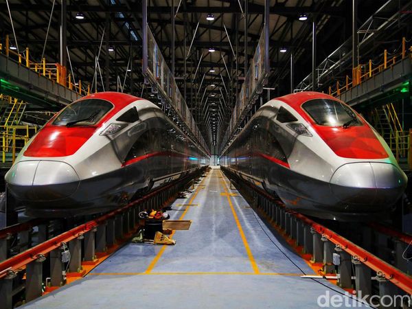 Melihat dari Dekat Kereta Cepat Jakarta Bandung di Depo Tegalluar