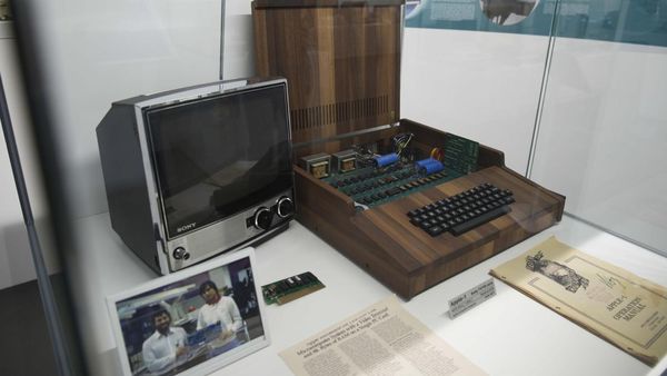 Mengintip Koleksi Museum Apple Terlengkap di Dunia