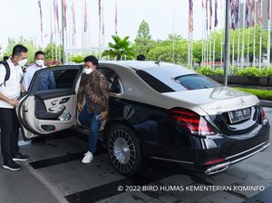Mobil Mewah Tunggangan Johnny Plate Range Rover sampai Maybach, tapi Absen di LHKPN Mobil Mewah Tunggangan Johnny Plate Range Rover sampai Maybach, tapi Absen di LHKPN