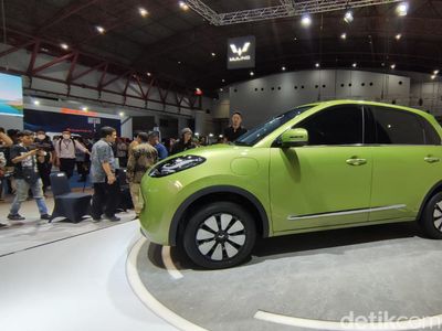 Tampang Mobil Listrik Murah Wuling Binggo yang Muncul di PEVS 2023