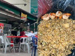 Pelanggan Ini Kaget Beli Nasi Goreng Rp 132 Ribu Isi 6 Udang
