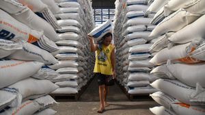 Penampakan 29.000 Ton Beras Impor Untuk Bansos di Gudang Bulog Sumut
