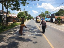 Tragis Wanita Peminta Sumbangan Masjid di Kalsel Tewas Ditabrak Pemotor