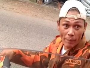 Pria Berbaju Ormas Palak Sopir: Kronologi hingga Pelaku Diburu Polisi Pria Berbaju Ormas Palak Sopir: Kronologi hingga Pelaku Diburu Polisi