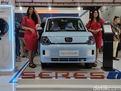 Tantang Wuling Air ev, Mobil Listrik SERES E1 Melantai di PEVS 2023