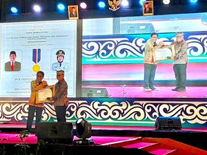 Sukseskan Program Transmingrasi Nasional, Banyuwangi Sabet Penghargaan Sukseskan Program Transmingrasi Nasional, Banyuwangi Sabet Penghargaan