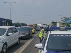 Surabaya Utara Macet Parah, Penyebabnya Truk Mogok hingga Unjuk Rasa