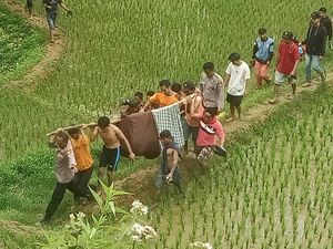 Longsor Terjang Jalan Trans Sulawesi di Tana Toraja, 1 Pemotor Tewas