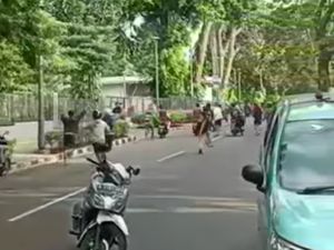 2 Kelompok Remaja Tawuran di Eco Park Tebet, Dipicu Ajakan di Medsos 2 Kelompok Remaja Tawuran di Eco Park Tebet, Dipicu Ajakan di Medsos