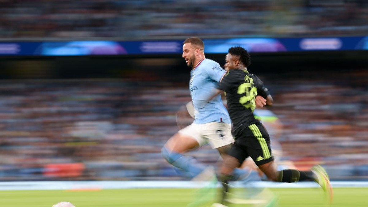 Walker berhasil meredam aksi Vinicius. Foto: Getty Images/Michael Regan