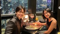 8 Foto Romantis Ultah ke-23 Angga Yunanda, Dinner Mewah Bareng Kekasih