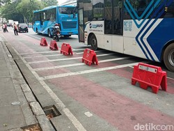 Lagi-lagi Viral Jukir Getok Tarif Parkir Bus Selangit di Istiqlal
