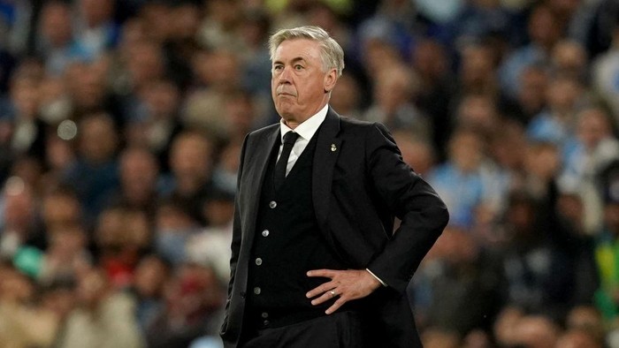 Real Madrid manager Carlo Ancelotti (left) on the touchline during the UEFA Champions League semi-final second leg match at Etihad Stadium, Manchester. Picture date: Wednesday May 17, 2023. (Photo by Martin Rickett/PA Images via Getty Images)