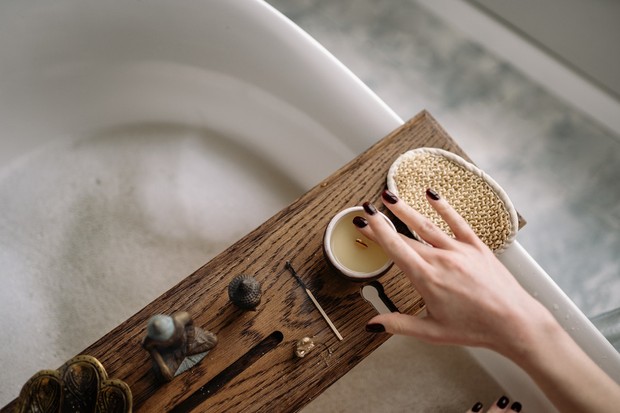 Ilustrasi persiapan mandi/Foto:Pexels.com/Yan Krukau Ilustrasi persiapan mandi