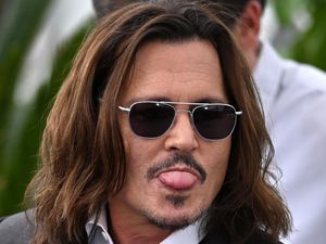 Foto: Penampilan Johnny Depp Picu Kontroversi di Cannes Film Festival 2023