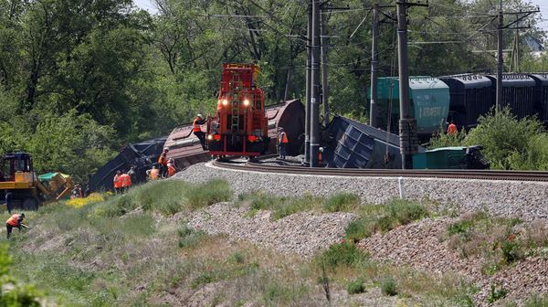 Kereta Angkut Biji-bijian Tergelincir di Krimea