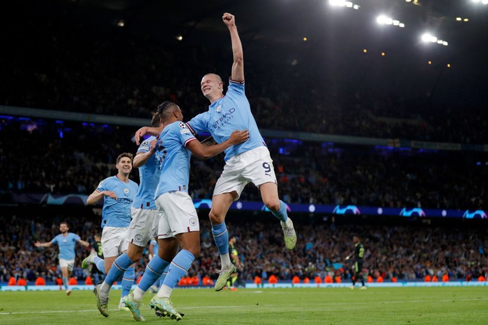 MANCHESTER, UNITED KINGDOM - MAY 17: Manuel Akanji of Manchester City celebrates 3-0 with Erling Haaland of Manchester City  during the UEFA Champions League  match between Manchester City v Real Madrid at the Etihad Stadium on May 17, 2023 in Manchester United Kingdom (Photo by Soccrates/Getty Images)