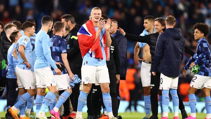 MANCHESTER, ENGLAND - MAY 17:   Erling Haaland of Manchester City celebrates at the end of the UEFA Champions League semi-final second leg match between Manchester City FC and Real Madrid at Etihad Stadium on May 17, 2023 in Manchester, United Kingdom. (Photo by Chris Brunskill/Fantasista/Getty Images)