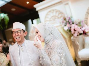 Selamat! 10 Potret Ibunda Marshanda yang Resmi Nikah Lagi