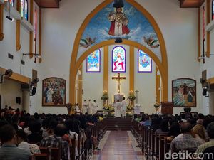 3 Teks Khotbah Kenaikan Yesus Kristus 2024 untuk Referensi dan Renungan 3 Teks Khotbah Kenaikan Yesus Kristus 2024 untuk Referensi dan Renungan