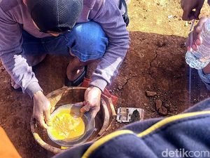 Piring Istimewa Alat Pengecek Emas Milik Para Gurandil Sukabumi Piring Istimewa Alat Pengecek Emas Milik Para Gurandil Sukabumi